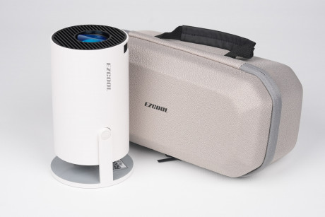 En ucuz Ezcool Z8 240 ANSI-Lümen FullHD Android 11 Akıllı Projeksiyon Cihazı (Taşıma Çantası Hediyeli)